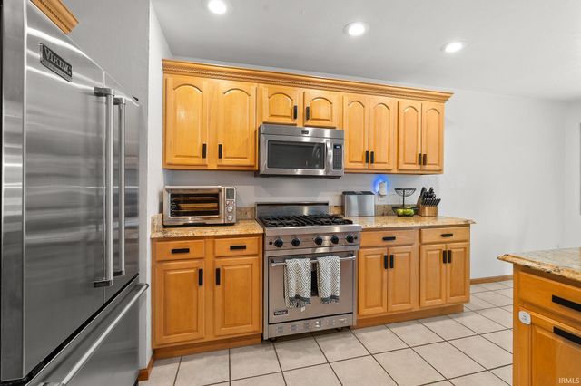 57090 Coppergate Drive, Elkhart, IN 46516