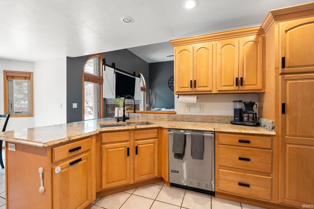 57090 Coppergate Drive, Elkhart, IN 46516