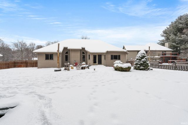 57090 Coppergate Drive, Elkhart, IN 46516