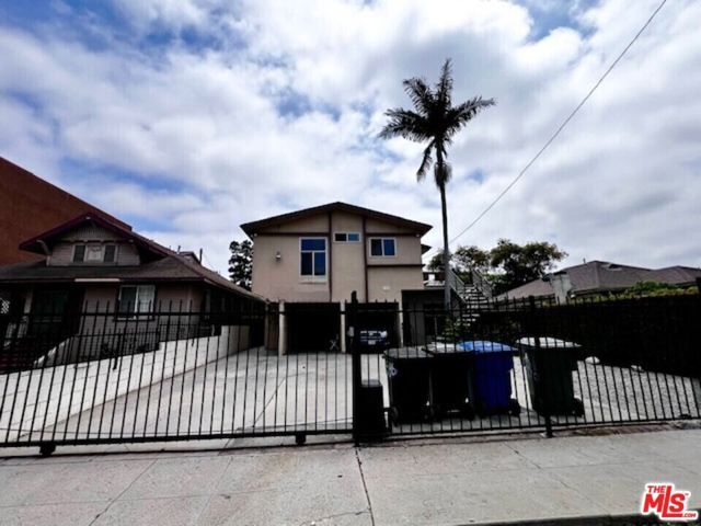 1336 W 37th Drive, Los Angeles, CA 90007