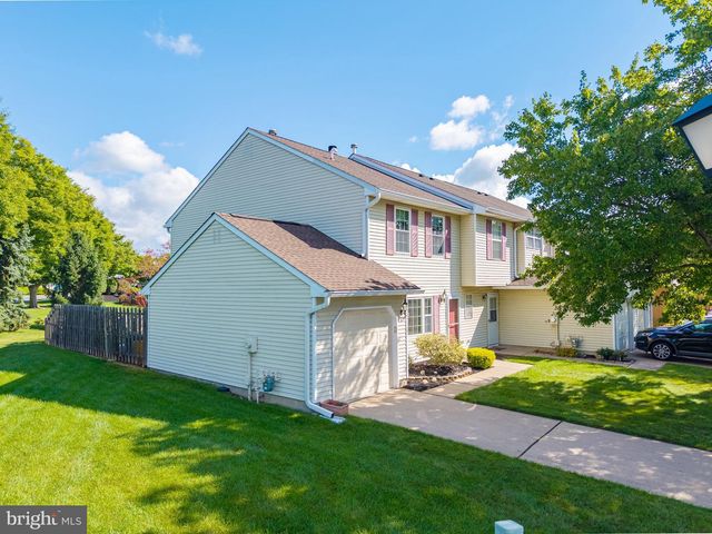 7 NORFOLK CT, Bordentown, NJ 08505