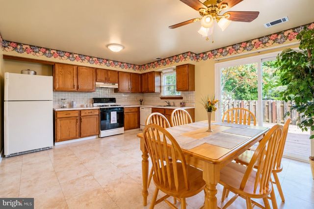 7 NORFOLK CT, Bordentown, NJ 08505