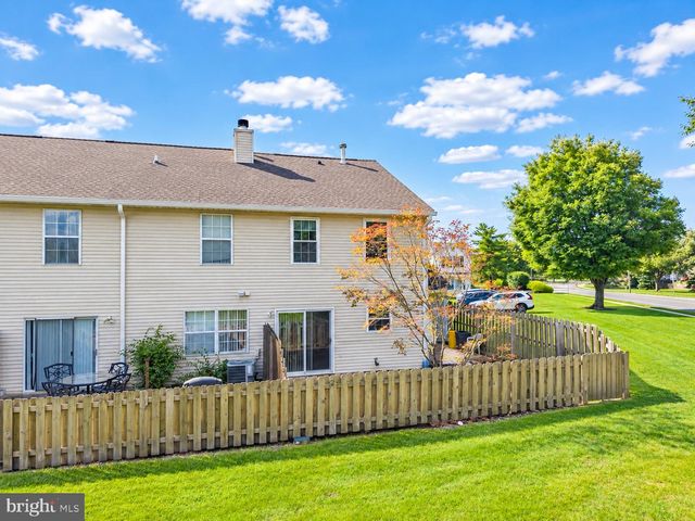 7 NORFOLK CT, Bordentown, NJ 08505