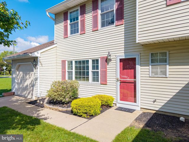 7 NORFOLK CT, Bordentown, NJ 08505