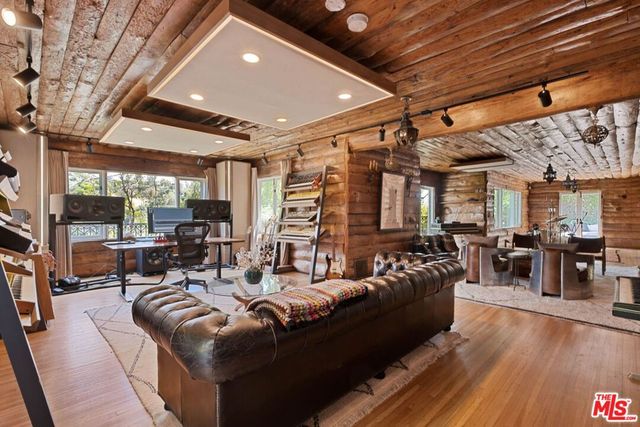 2356 Hollyridge Drive, Los Angeles, CA 90068