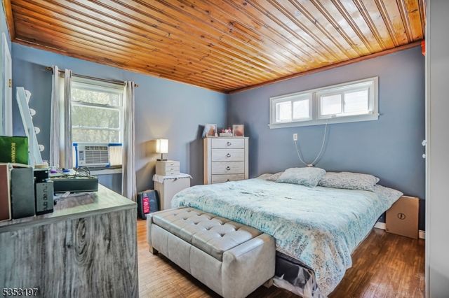 518 Boesel Ave, Manville Boro, NJ 08835