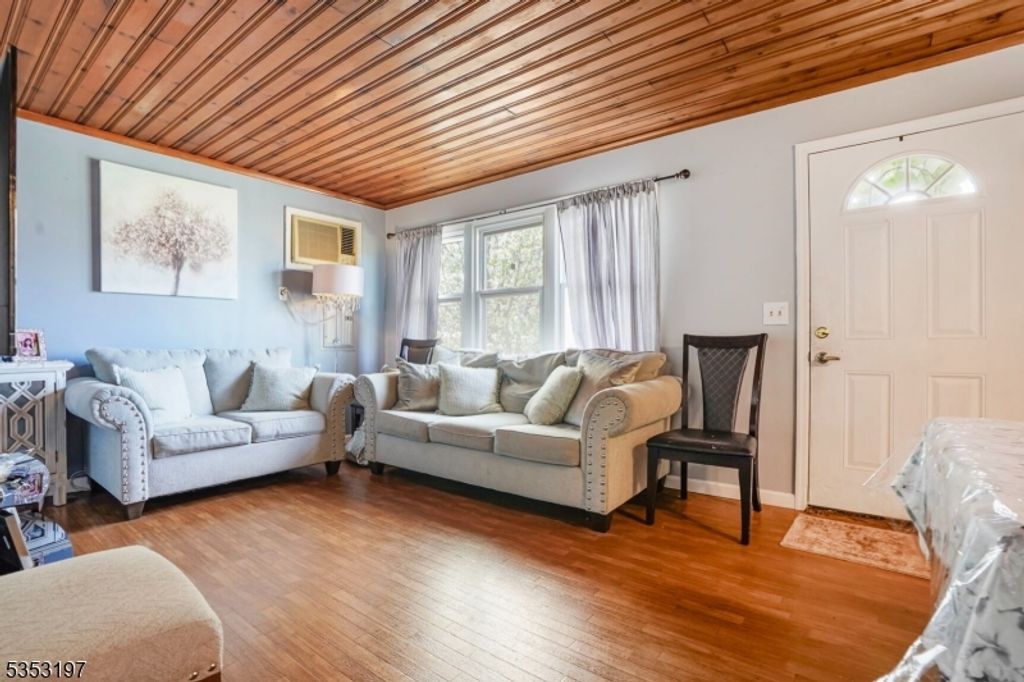 518 Boesel Ave, Manville Boro, NJ 08835