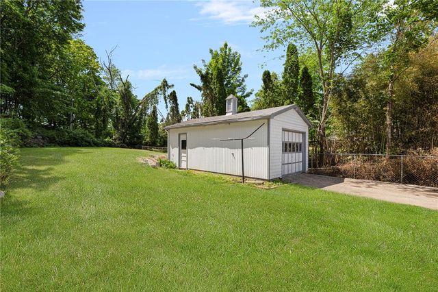 3 Albro Lane, Coventry, RI 02816