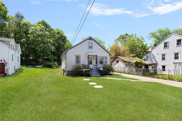 3 Albro Lane, Coventry, RI 02816