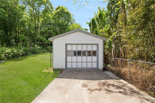 3 Albro Lane, Coventry, RI 02816