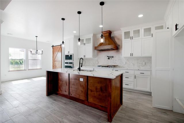 1154 Wolf Creek Drive, Blanchard, OK 73010