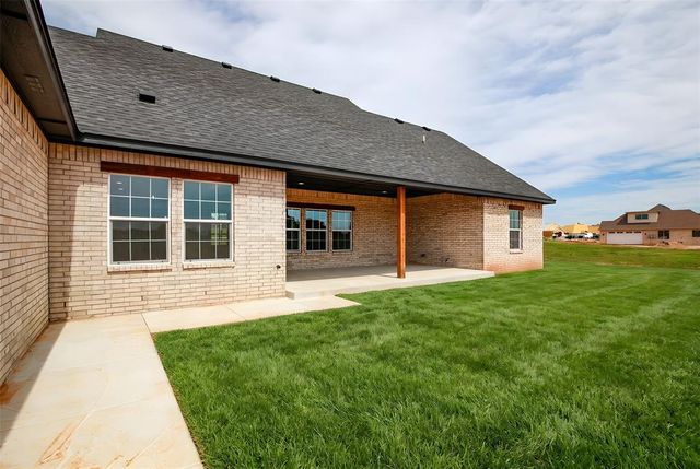 1154 Wolf Creek Drive, Blanchard, OK 73010