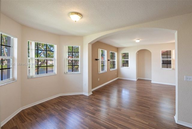 2407 Belmont Ln 2407, North Lauderdale, FL 33068