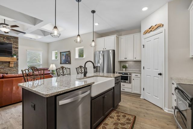 7137 Pepper Tree Cir, Fairview, TN 37062