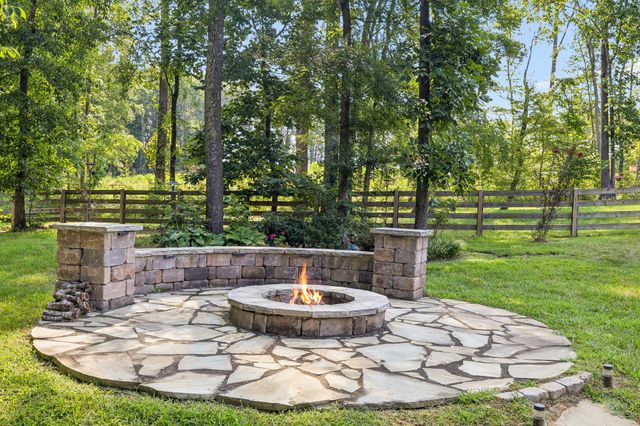 7137 Pepper Tree Cir, Fairview, TN 37062