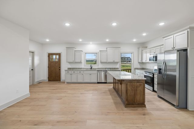 4105 Long Creek Rd, Lafayette, TN 37083