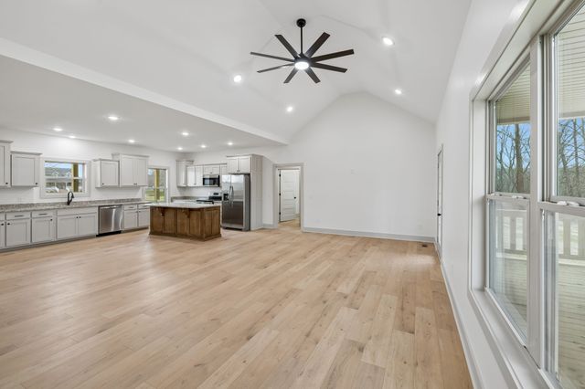 4105 Long Creek Rd, Lafayette, TN 37083