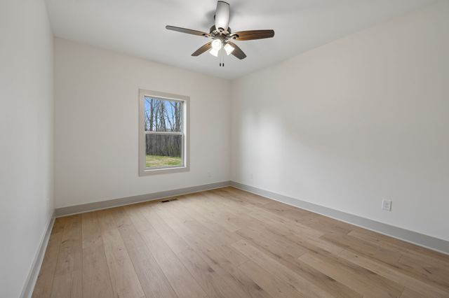 4105 Long Creek Rd, Lafayette, TN 37083