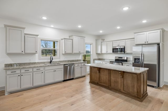 4105 Long Creek Rd, Lafayette, TN 37083