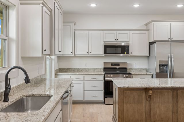 4105 Long Creek Rd, Lafayette, TN 37083