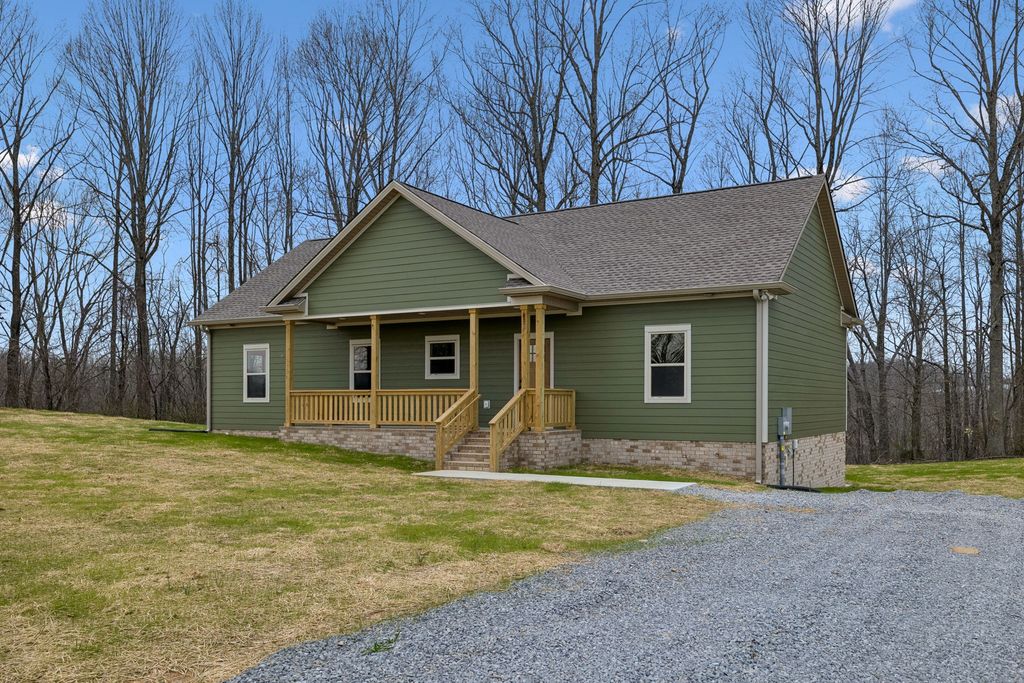 4105 Long Creek Rd, Lafayette, TN 37083