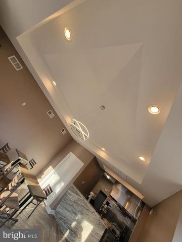 1050 S 4TH ST, Camden, NJ 08102