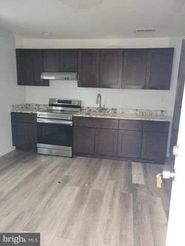 1050 S 4TH ST, Camden, NJ 08102