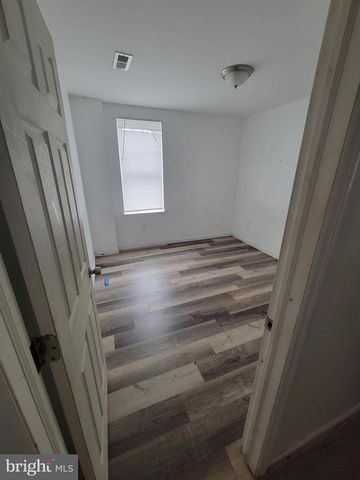 1050 S 4TH ST, Camden, NJ 08102