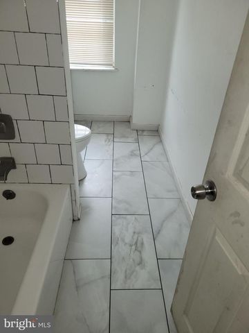 1050 S 4TH ST, Camden, NJ 08102