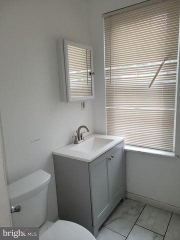 1050 S 4TH ST, Camden, NJ 08102