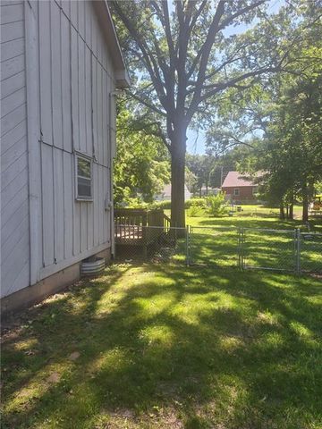 12519 E 41st Terrace S, Independence, MO 64055