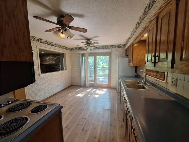 12519 E 41st Terrace S, Independence, MO 64055