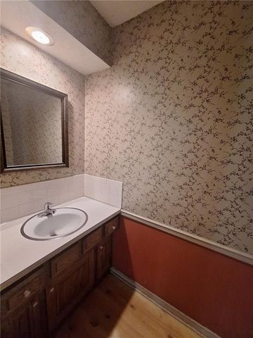 12519 E 41st Terrace S, Independence, MO 64055