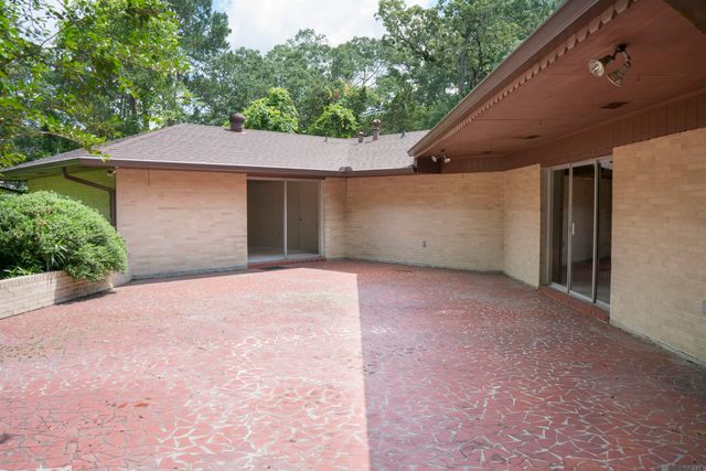 354 E Riveroaks Dr, Baton Rouge, LA 70815