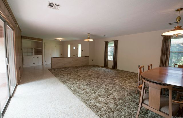 354 E Riveroaks Dr, Baton Rouge, LA 70815