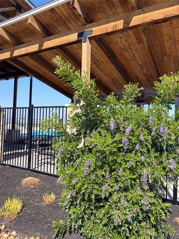 440 El Capitan LOOP, Dripping Springs, TX 78620