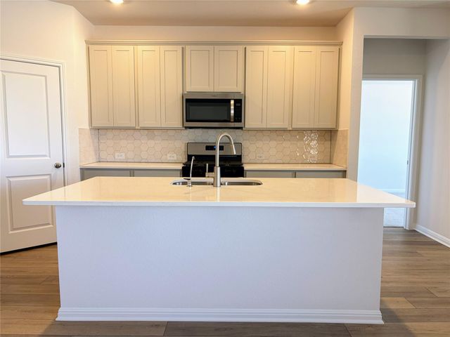 440 El Capitan LOOP, Dripping Springs, TX 78620