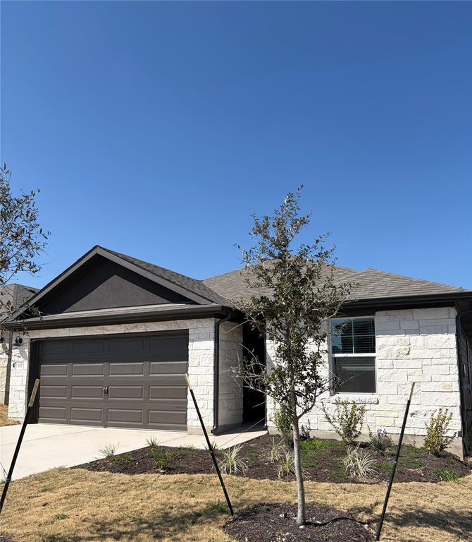 440 El Capitan LOOP, Dripping Springs, TX 78620