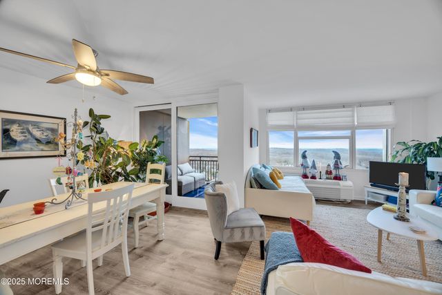 1 Scenic Drive PH 11, Highlands, NJ 07732