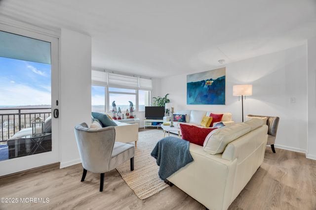 1 Scenic Drive PH 11, Highlands, NJ 07732