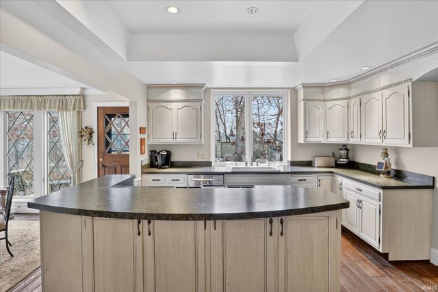 50555 Country Knolls Drive, Granger, IN 46530