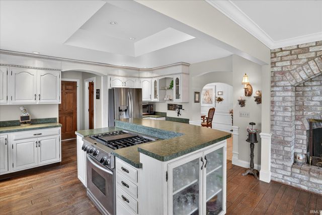 50555 Country Knolls Drive, Granger, IN 46530