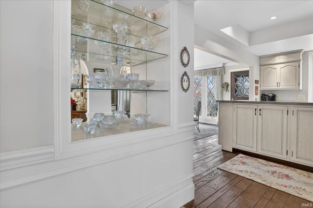 50555 Country Knolls Drive, Granger, IN 46530