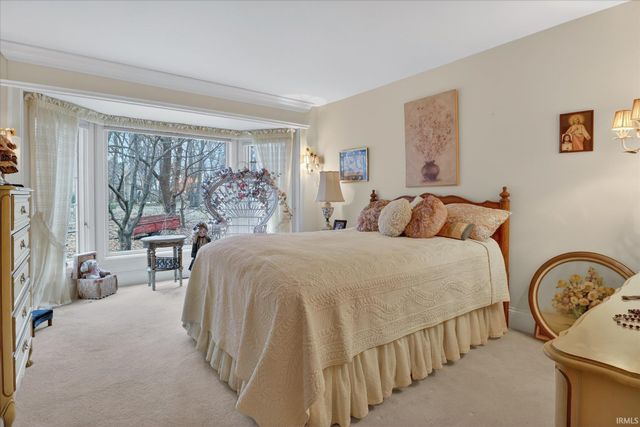 50555 Country Knolls Drive, Granger, IN 46530