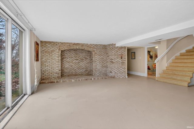 50555 Country Knolls Drive, Granger, IN 46530
