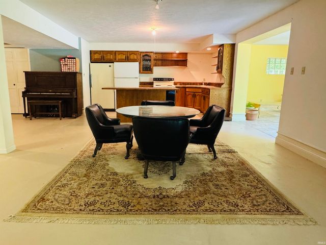 50555 Country Knolls Drive, Granger, IN 46530