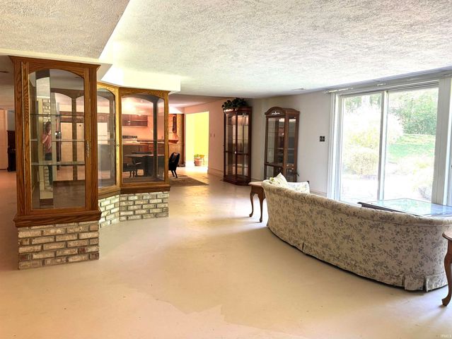 50555 Country Knolls Drive, Granger, IN 46530