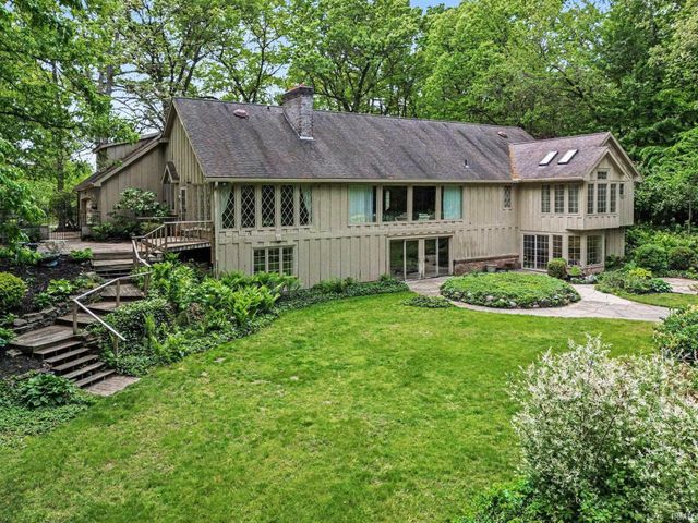 50555 Country Knolls Drive, Granger, IN 46530