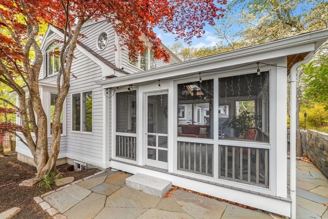 156 Duck Hill Rd, Duxbury, MA 02332