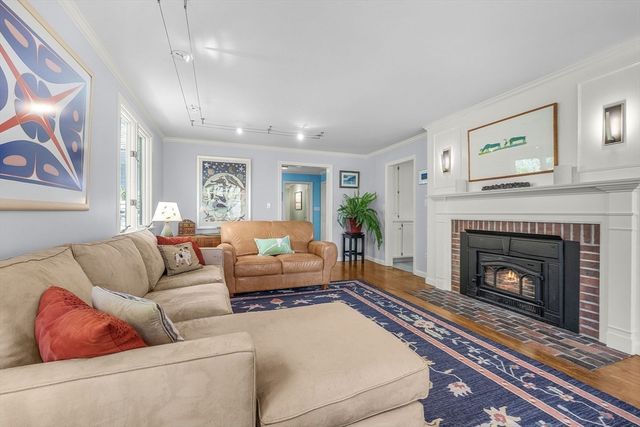 156 Duck Hill Rd, Duxbury, MA 02332
